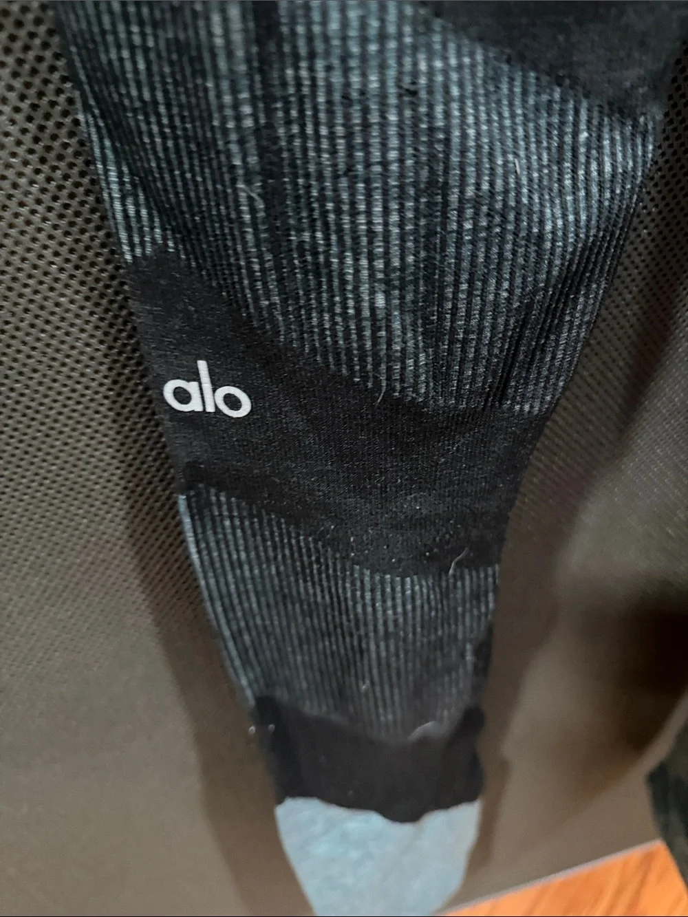 Alo leggings, no size I believe the size small